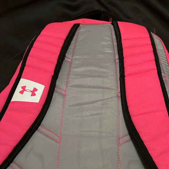Pre owned and pre used Vibrant Pink Under Armour Storm Back Pack - Picture 6 of 8